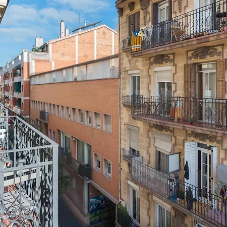 Homenfun Sants With Montjuic Views Barcelone